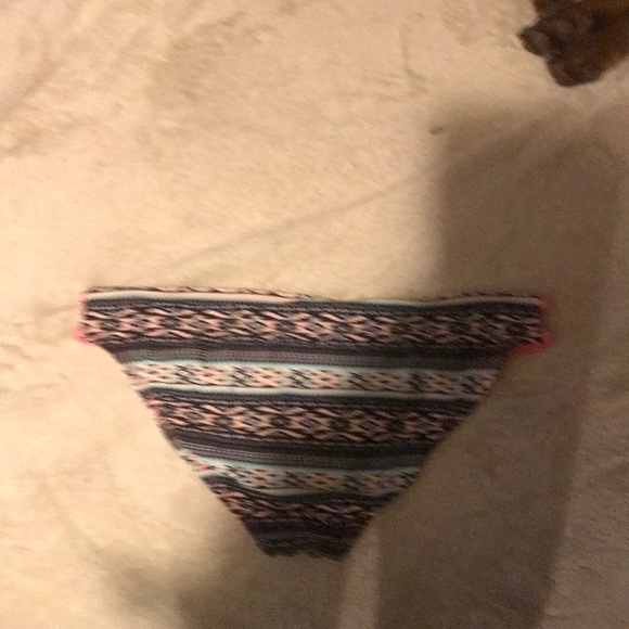 ADORABLE SWIMSUIT BOTTOMS!! 💘 - Picture 2 of 3